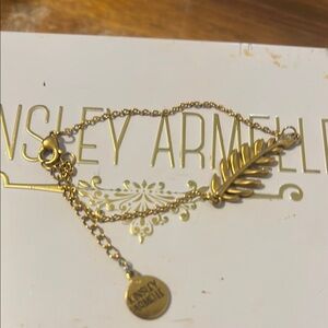 Kinsley Armelle Gold Leaf Bracelet